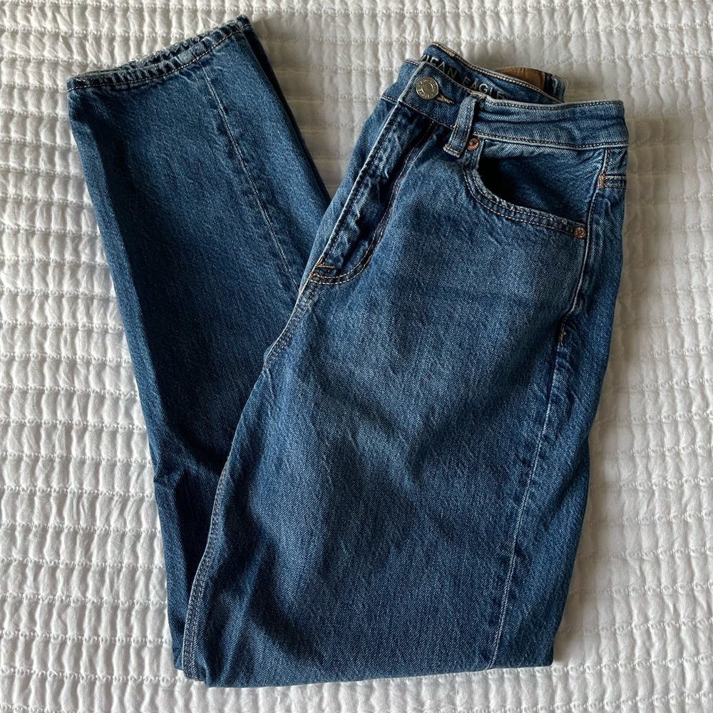 American Eagle High Rise Baggy Mom Jeans